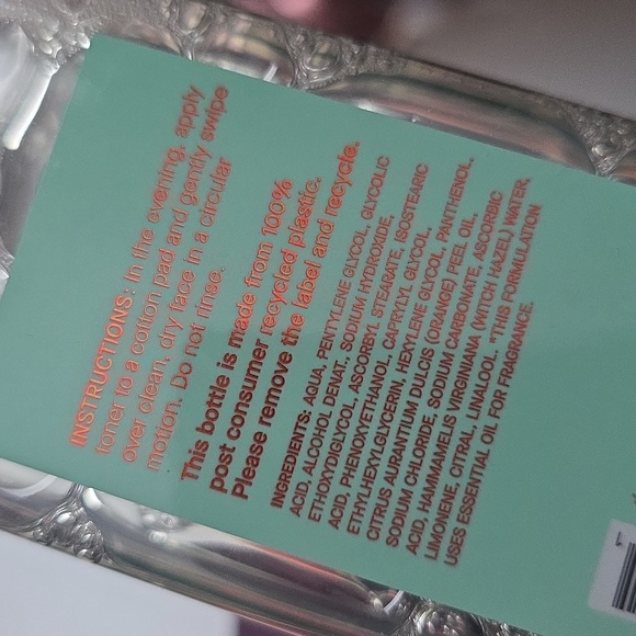 Feel AHA & Vitamin C Toner. - Picture 3 of 4